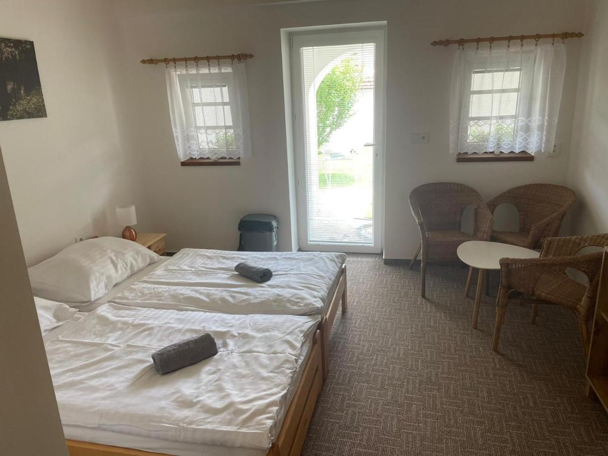 Apartmány u Pálavy Přítluky Exterior foto